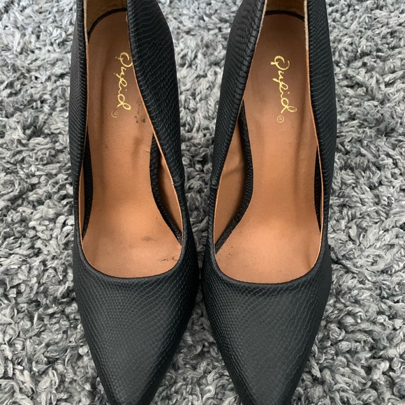 Black heels - Picture 4 of 5